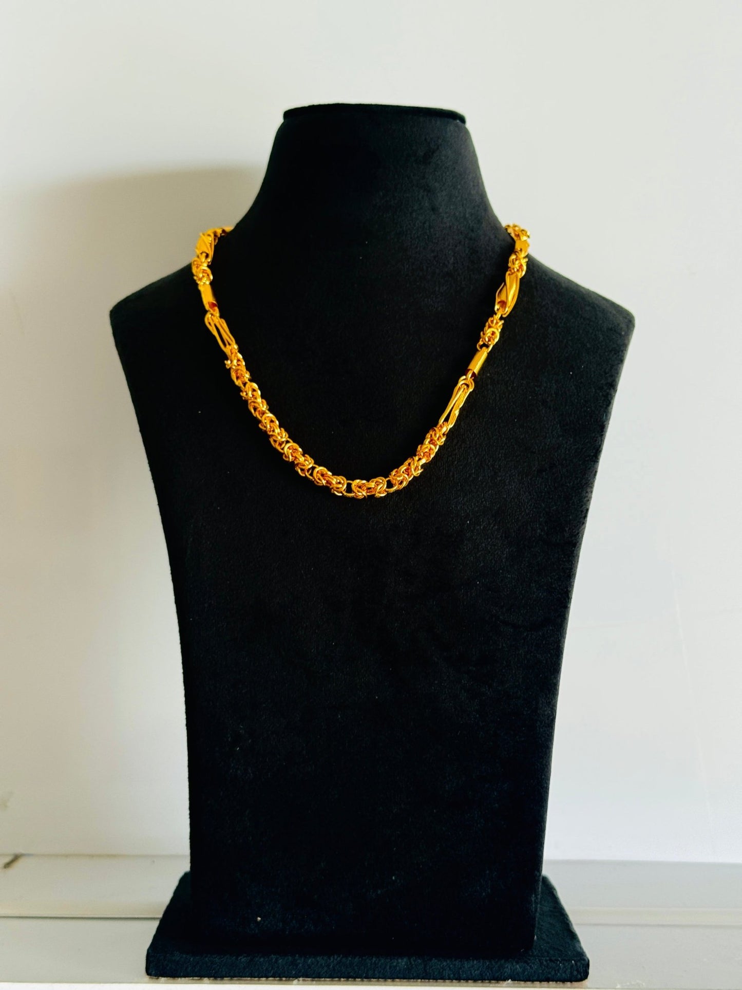 Elegant Royal Gold Chain