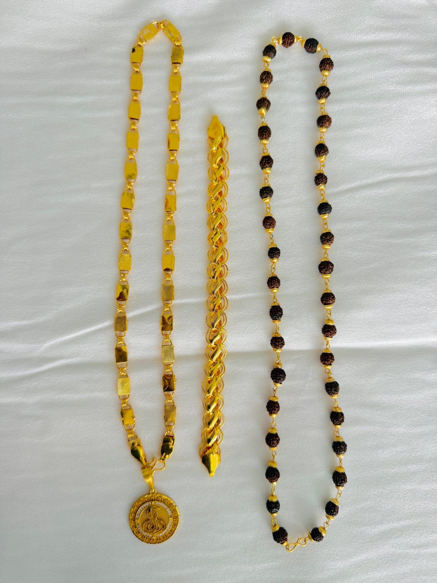 Premium Gold Plated 4 Products Combo – Round Goga Maharaj Pendant, Designer Rectangle Link Chain, Gold Bracelet & Rudraksha Mala for Men