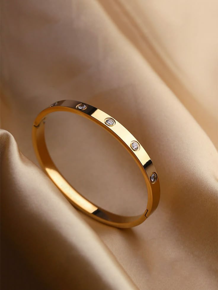 Royal gold plated bracelet